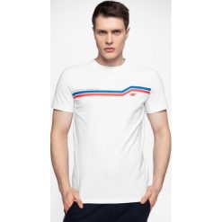 T-shirt męski TSM221 - biały. Białe koszulki męskie m, bez wzorów, bez kołnierzyka. W wyprzedaży za 34,99 zł.