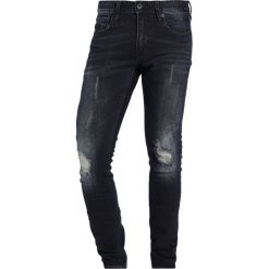 Superdry Jeansy Slim Fit chromium blue tear. Niebieskie rurki męskie Superdry. W wyprzedaży za 230,45 zł.