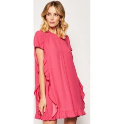 Sukienka koktajlowa Red Valentino TR0VAQ65. Różowe sukienki damskie Red Valentino, bez wzorów, z wiskozy, wizytowe, bez kołnierzyka, bez rękawów. W wyprzedaży za 1489,00 zł.