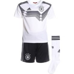 Adidas Performance DFB MINI SET Koszulka reprezentacji white/black. Różowe t-shirty dziewczęce marki adidas Performance, z dzianiny, z okrągłym kołnierzem. Za 269,00 zł.