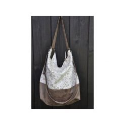 TORBA HOBO XXL - KORKOWA, DRUKOWANA. Torebki klasyczne damskie Pracownia 166, w paski, z tkaniny, bez dodatków. Za 148,57 zł.