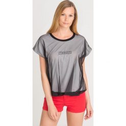 T-SHIRT Twinset U&B. Białe t-shirty damskie Twinset U&B, s, z nadrukiem, z elastanu, z okrągłym kołnierzem. Za 300,30 zł.