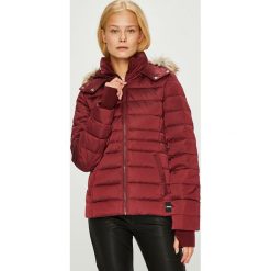 Calvin Klein Jeans - Kurtka puchowa. Brązowe kurtki damskie marki Calvin Klein Jeans, s, bez wzorów, z poliesteru, krótkie, bez kaptura. W wyprzedaży za 649,90 zł.