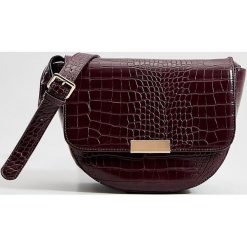 Torebka saddle bag z imitacji skóry - Bordowy. Czerwone torebki klasyczne damskie Mohito, bez wzorów, ze skóry, bez dodatków. Za 119,99 zł.