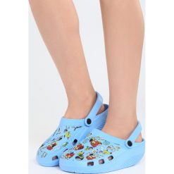 Niebieskie Klapki Angry Birds. Niebieskie crocsy damskie Born2be, z motywem zwierzęcym. Za 4,99 zł.