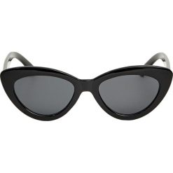 Czarne okulary przeciwsłoneczne cat eye. Czarne okulary przeciwsłoneczne damskie lenonki marki Pull&Bear. Za 49,90 zł.