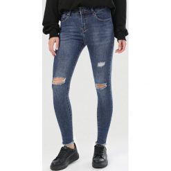 Niebieskie Jeansy Skinny Gylledhia. Niebieskie jeansy damskie Born2be. Za 119,99 zł.
