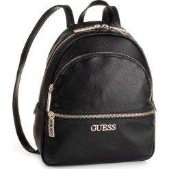 Plecak GUESS - Manhattan (Vs) HWVS69 94320 BLA. Czarne plecaki damskie Guess, z aplikacjami, ze skóry ekologicznej, klasyczne. W wyprzedaży za 329,00 zł.