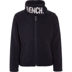 Bench FUNNEL Kurtka z polaru essentially navy. Niebieskie kurtki dziewczęce Bench, z poliesteru. W wyprzedaży za 125,40 zł.