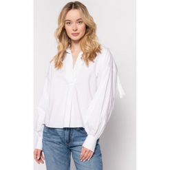 Bluzka Pinko Vegetariana 20201 BLK01 1G14QX 7905. Białe bluzki damskie Pinko, bez wzorów, z elastanu, bez kołnierzyka, bez rękawów. W wyprzedaży za 549,00 zł.