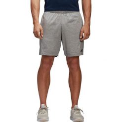 Adidas Spodenki ESS Chelsea SJ Szary r. S (B47223). Szare spodenki sportowe męskie Adidas, sportowe. Za 90,65 zł.