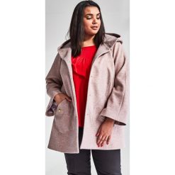 Różowy Płaszcz Adelajda duże rozmiary OVERSIZE PLUS SIZE. Różowe płaszcze damskie Moda Size Plus Iwanek, na wiosnę, s, bez wzorów, z wełny, eleganckie, plus size. Za 275,00 zł.