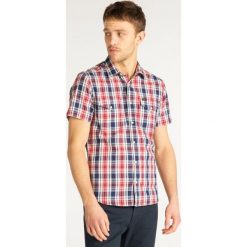 Koszula Lee Western L641CZLH. Czerwone koszule męskie Lee, m, bez wzorów, z bawełny, casualowe, bez kołnierzyka, bez rękawów. W wyprzedaży za 159,00 zł.