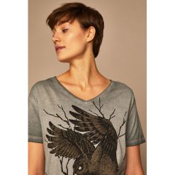 Medicine - T-shirt by Weronika Kolinska. Szare t-shirty damskie MEDICINE, s, z nadrukiem, z bawełny. W wyprzedaży za 41,90 zł.