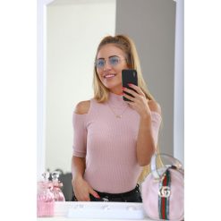 Bluzka damska YANINA PUDRA. Różowe bluzki damskie Bluzka damska YANINA PUDRA, uniwersalny, bez wzorów, z golfem, bez rękawów. W wyprzedaży za 39,00 zł.
