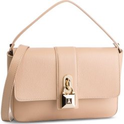 Torebka PATRIZIA PEPE - 2V8457/A4U8-B524 Camel Beige. Brązowe torebki klasyczne damskie marki Patrizia Pepe, bez wzorów, ze skóry, klasyczne, bez dodatków. Za 1339,00 zł.