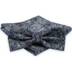 Granatowa Mucha Męska w Szary Wzór Orientalny -ALTIES- z Taką Samą Poszetką MUALTS0578. Szare muszki męskie Alties, na imprezę, w paski, eleganckie. Za 39,00 zł.