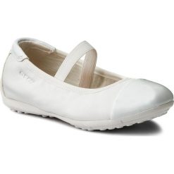 Półbuty GEOX - Piuma Bal C J82B0C 05402 C1000 D White. Białe buty dziewczęce komunijne Geox, na sznurówki. W wyprzedaży za 169,00 zł.