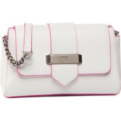 Torebka DKNY - Val Flap Shoulder R013KH33 Wt/Elec Pink NXF. Białe listonoszki damskie DKNY, bez wzorów, ze skóry, bez dodatków. Za 979,00 zł.