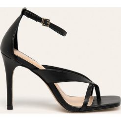 Aldo - Sandały skórzane Lexie. Czarne sandały damskie ALDO, bez wzorów, ze skóry, bez obcasa, na obcasie, na klamry. Za 389,90 zł.