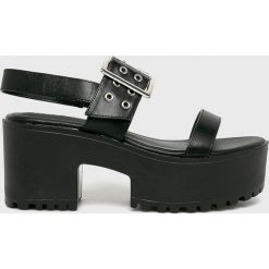 Public Desire - Sandały. Białe klapki damskie Public Desire, bez wzorów, z gumy, bez obcasa, na platformie. Za 159,90 zł.