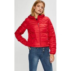 Vero Moda - Kurtka Simone. Czerwone bomberki damskie Vero Moda, l. W wyprzedaży za 99,90 zł.