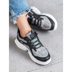 Sportowe sneakersy na platformie. Sneakersy damskie SHELOVET, ze skóry ekologicznej. Za 89,90 zł.