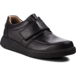 Półbuty CLARKS - Un Abode Strap 261369867 Black Leather. Czarne derby męskie Clarks, z materiału. Za 459,00 zł.