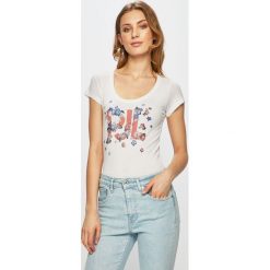 Pepe Jeans - Top Doreen. Białe bluzki damskie Pepe Jeans, s, z nadrukiem, z bawełny, z okrągłym kołnierzem. W wyprzedaży za 59,90 zł.