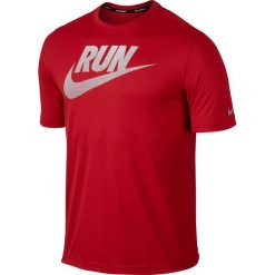 Nike Koszulka męska DF Graphic Challenger czerwona r. M (743875 657). Czerwone koszulki sportowe męskie Nike, m. Za 80,82 zł.