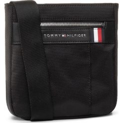 Saszetka TOMMY HILFIGER - Elevated Nylon Mini Crossover AM0AM05811 BDS. Czarne torby męskie skórzane TOMMY HILFIGER, bez wzorów, z nylonu, młodzieżowe. W wyprzedaży za 239,00 zł.