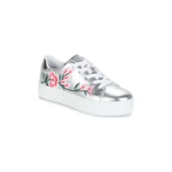 Buty André ALGINA. Szare trampki i tenisówki damskie Andre, bez wzorów, bez zapięcia. Za 207,20 zł.