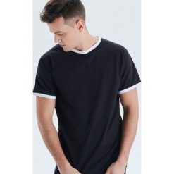 Koszulka Basic - Czarny. Czarne koszulki męskie Cropp, s, bez wzorów, bez kołnierzyka, bez rękawów. Za 29,99 zł.
