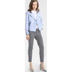 Selected Femme SFSANELLA JACKET Kurtka skórzana skyway. Niebieskie kurtki damskie marki Selected Femme, z materiału. W wyprzedaży za 629,25 zł.