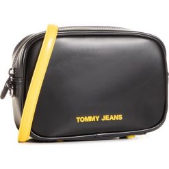 Torebka TOMMY JEANS - Tjw New Gen Crossover AW0AW08566 BLK. Czarne listonoszki damskie Tommy Jeans, bez wzorów, z jeansu, eleganckie, na ramię, bez dodatków. Za 399,00 zł.