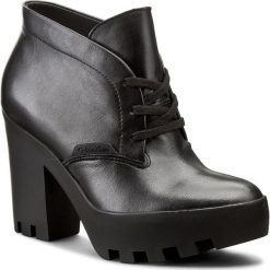 Botki CALVIN KLEIN JEANS - Stevie RE9619 Black. Czarne botki damskie skórzane Calvin Klein Jeans. W wyprzedaży za 379,00 zł.