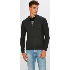 Guess Jeans - Sweter. Czarne kardigany męskie marki Guess Jeans, xl, z aplikacjami, z bawełny. Za 369,90 zł.