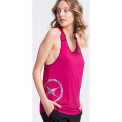 Reebok - Top. Czerwone topy damskie Reebok, s, z nadrukiem, z poliesteru, bez rękawów. W wyprzedaży za 79,90 zł.