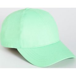 Czapka z daszkiem - Zielony. Zielone czapki damskie Sinsay, bez wzorów. Za 14,99 zł.