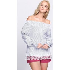 Czarna Bluzka Midnight Queen. Czarne bluzki damskie Multu, m, bez wzorów, bez kołnierzyka, z długim rękawem. Za 29,99 zł.