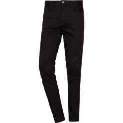 Emporio Armani Jeans Skinny Fit nero. Szare rurki męskie marki Emporio Armani, l, z bawełny, z kapturem. Za 719,00 zł.