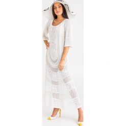 SUKIENKA elisabetta franchi. Białe sukienki damskie Elisabetta Franchi, na imprezę, na lato, w koronkowe wzory, z materiału, z okrągłym kołnierzem, bez rękawów, maxi. Za 2099,00 zł.