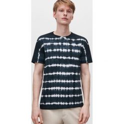 T-shirt z efektem tie-dye - Czarny. Czarne t-shirty męskie Reserved, s, bez wzorów, bez kołnierzyka. Za 49,99 zł.