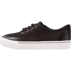Trampki damskie slip on: Sorel CAMP LACE Tenisówki i Trampki black
