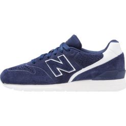 New Balance MRL996 Tenisówki i Trampki dark blue. Niebieskie tenisówki damskie New Balance, z materiału. W wyprzedaży za 305,40 zł.