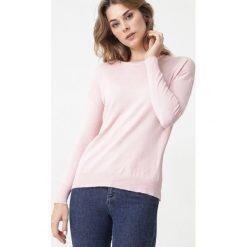 Różowy Sweter North Coasts. Różowe swetry damskie Born2be, xl, bez wzorów, klasyczne, bez rękawów, bez kaptura. Za 69,99 zł.