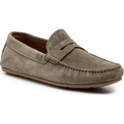 Mokasyny TOMMY HILFIGER - Classic Suede Penny Loafer FM0FM02109 Olive Night 010. Zielone mokasyny męskie TOMMY HILFIGER, ze skóry. W wyprzedaży za 459,00 zł.
