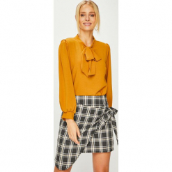 Answear - Bluzka Heritage. Bluzki damskie ANSWEAR, uniwersalny, z poliesteru, casualowe. W wyprzedaży za 49,90 zł.