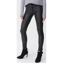 Czarne Spodnie Mikaela. Czarne spodnie damskie Born2be, xl, z materiału. Za 89,99 zł.