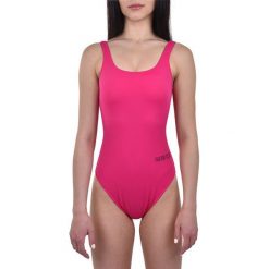 Calvin Klein Stroje kąpielowe damskie Square One Piece Intense Power 2.0 KW0KW00730 -507 Buraki Purple (Rozmiar S. Fioletowe stroje kąpielowe damskie s, sportowe. W wyprzedaży za 210,00 zł.